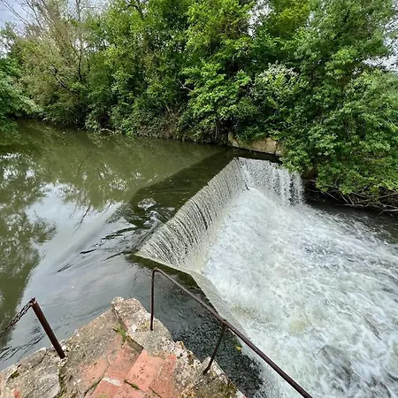Le Moulin De La Flambere *