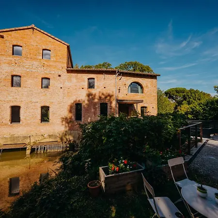 Le Moulin De La Flambere *