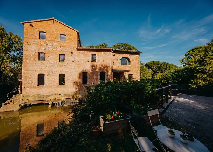 Le Moulin De La Flambere *